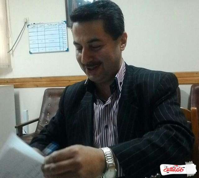 10. یعقوب احمدی متولد 1351 و دارای مدرک کارشناس ارشد مدیریت دولتی می باشد.