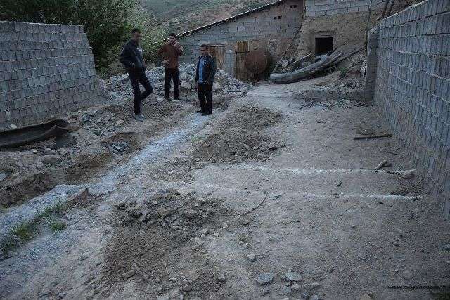 ساخت خانه محروم توسط دانشجویان جهادگر دانشگاه پیام نور ساری