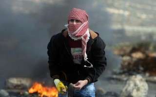 فلسطین برای ایستادگی در مقابل صهیونیست ها راه مبارزه را در پیش گرفت