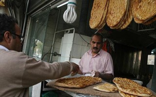 هرگونه افزایش قیمت نان در مازندران غیرقانونی است/ برخورد قاطع با خبازان متخلف
