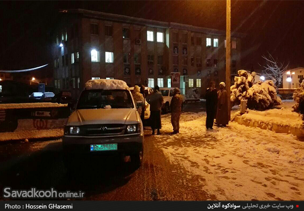 امداد رسانی به مسافران گرفتار در برف محور سوادکوه