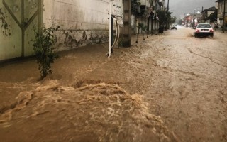 بارش سیل‌آسای باران در تمام شهرهای مازندران/ 7 شهرستان استان درگیر سیلاب شد