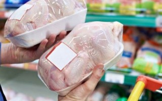 توقف قیمت مرغ در نیمه کانال 14 هزار تومانی/ دلیل اختلاف قیمت مرغ در بازار چیست؟