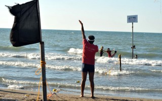 نجات 605 غریق از مرگ حتمی در آب‌های ساحلی مازندران