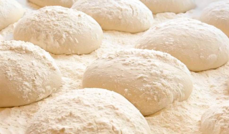 ابلاغیه‌ ممنوعیت استفاده از کیسه‌های نایلونی به دست ما نرسید/علت اصلی بی‌کیفیتی نان به آرد بر می‌گردد نه نانوا