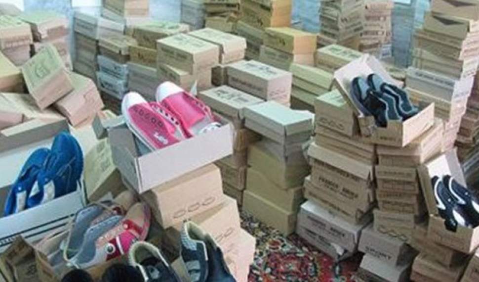هیأتی‌ها ۱۰ هزار جفت کفش برای بچه‌های سیستان تهیه کردند