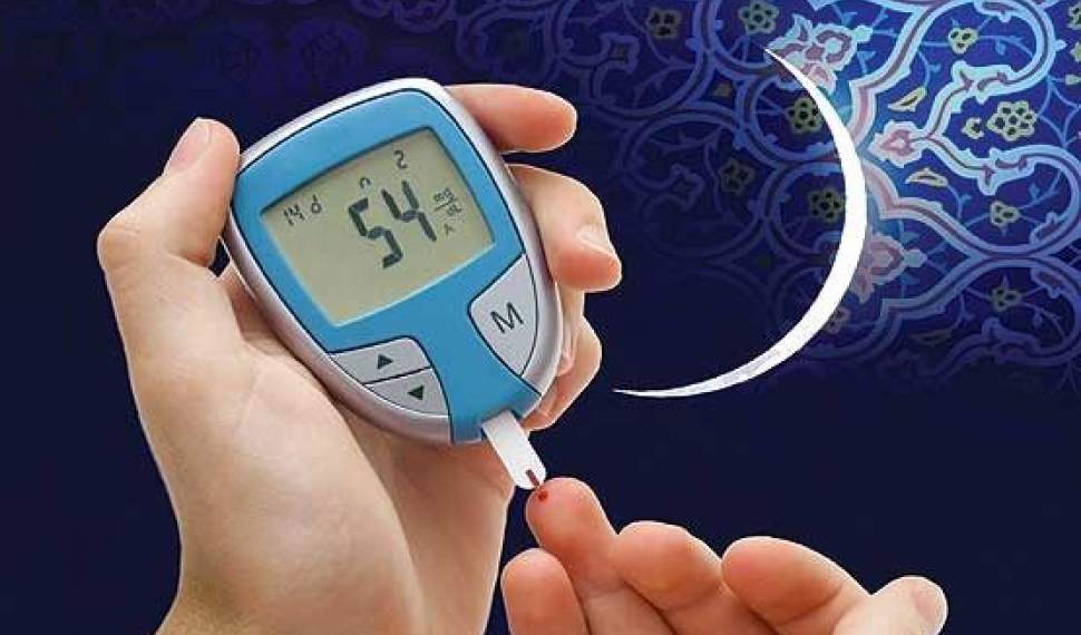 آیا دیابتی‌ها و بیماران فشار خونی میتوانند روزه بگیرند؟