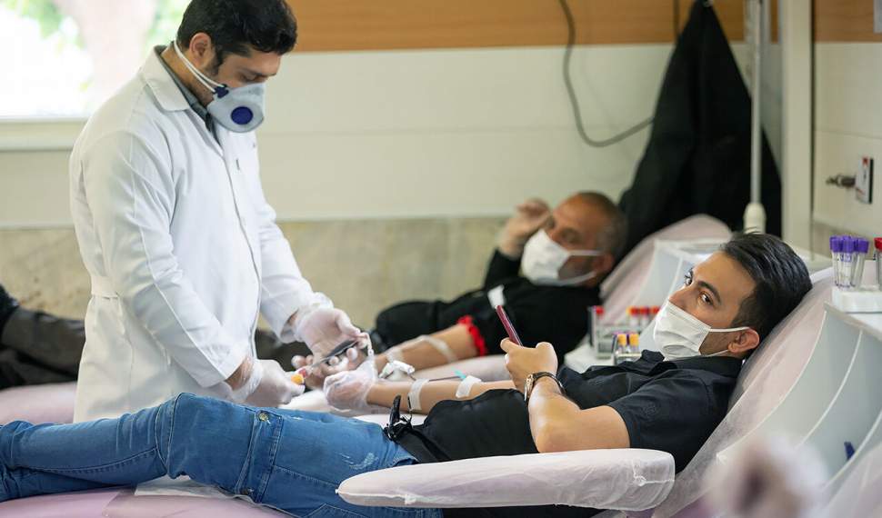 کاهش اهدای خون با شروع موج دوم شیوع کرونا/مردم بدون نگرانی برای اهدای خون مراجعه کنند