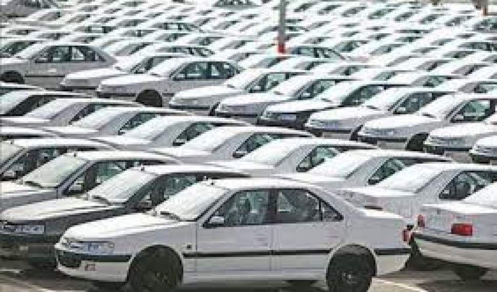 تولید خودرو در 5 ماهه نخست امسال نصف شد