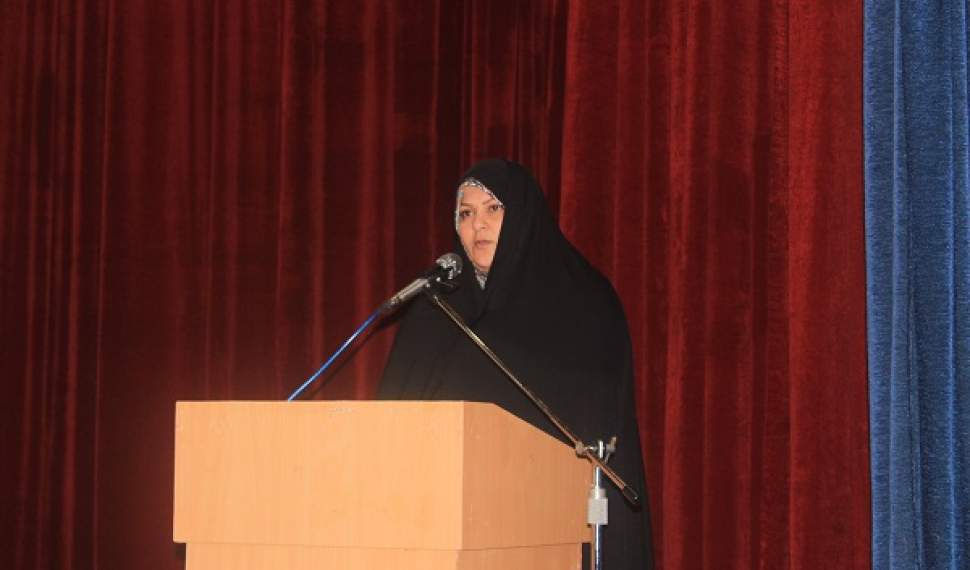 دشمن در پی تلاش برای از بین بردن بنیان خانواده‌ها است/ انقلاب اسلامی قرائت جدیدی از زن ایرانی به دنیا ارائه کرد