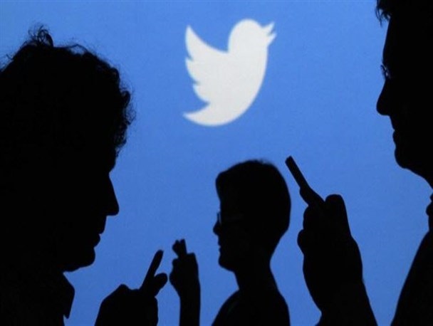 #لبیک_یا_خامنه_ای همچنان با اختلاف زیاد ترند نخست توئیتر فارسی
