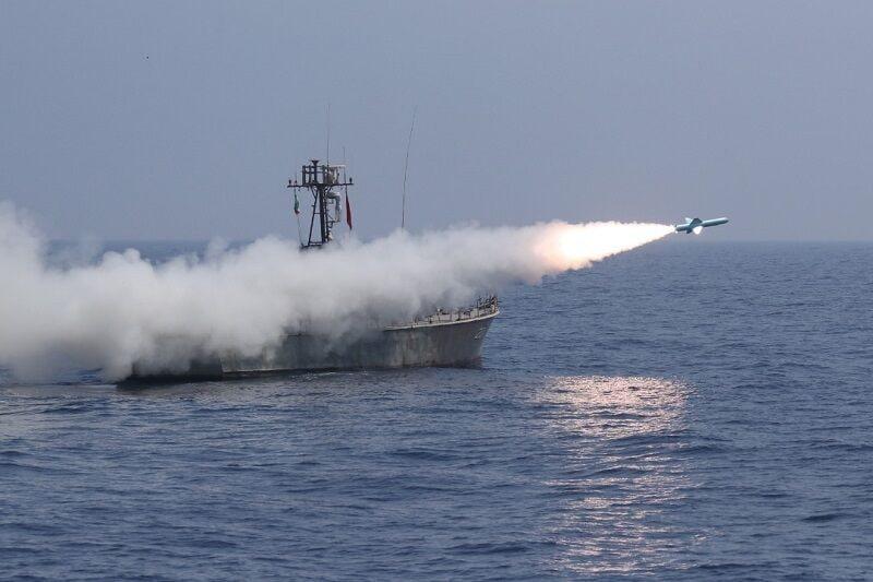 شلیک انواع موشک‌های کروز دریایی در رزمایش اقتدار دریایی ۹۹ نداجا/ اژدر از زیردریایی فاتح برای نخستین بار شلیک شد