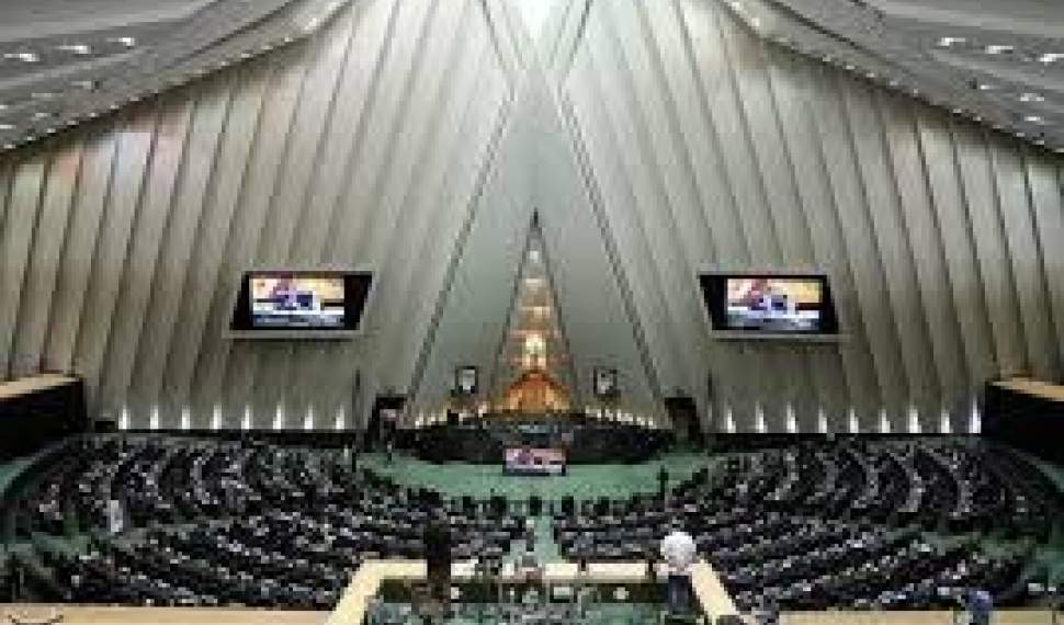 شکایت تعدادی از نمایندگان مجلس از روحانی به دلیل خودداری از ابلاغ ۱۳ قانون
