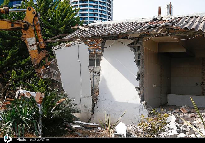 تصاویر/تخریب بنای غیرمجاز در سلمانشهر