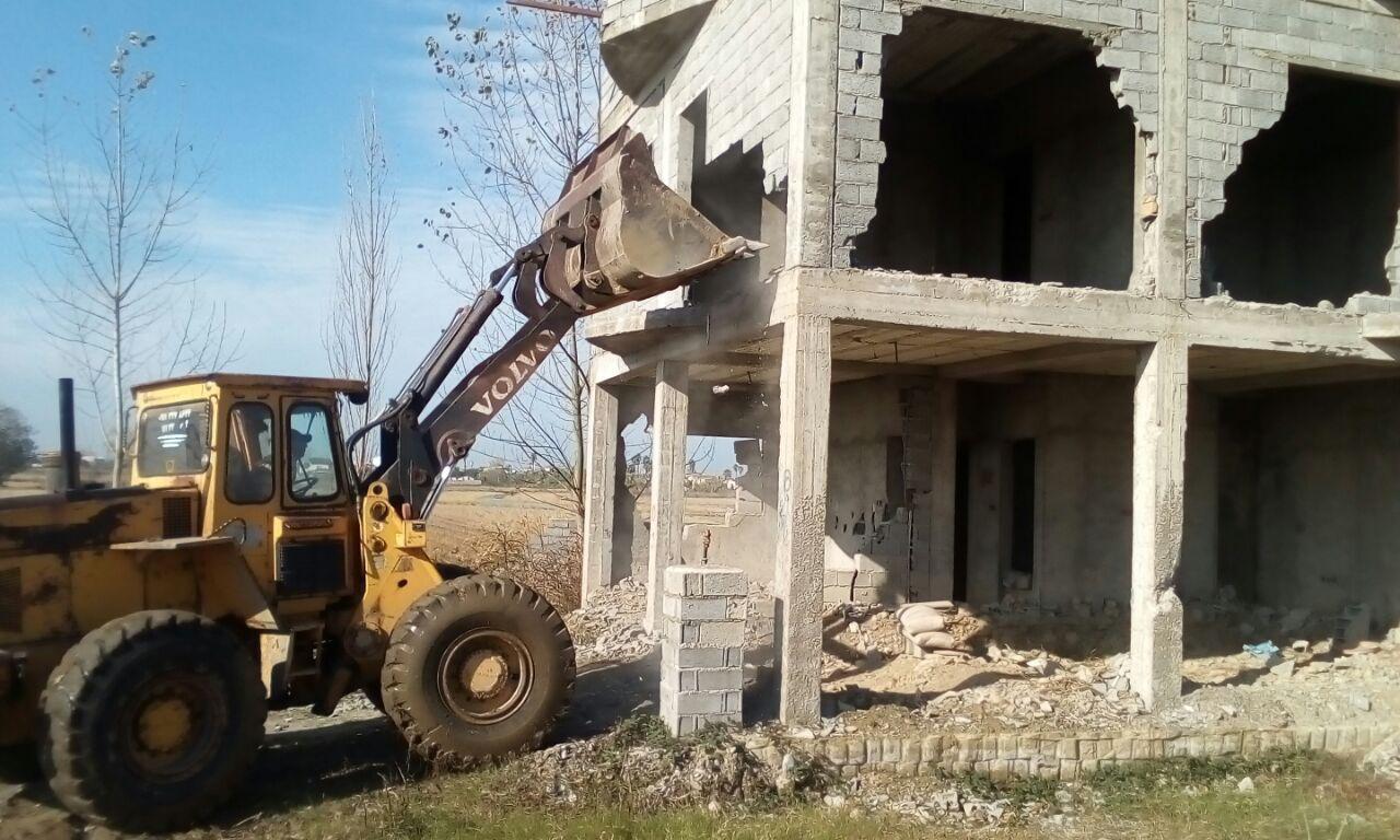 تخریب ساخت و سازهای غیرمجاز میلیاردی در ساری