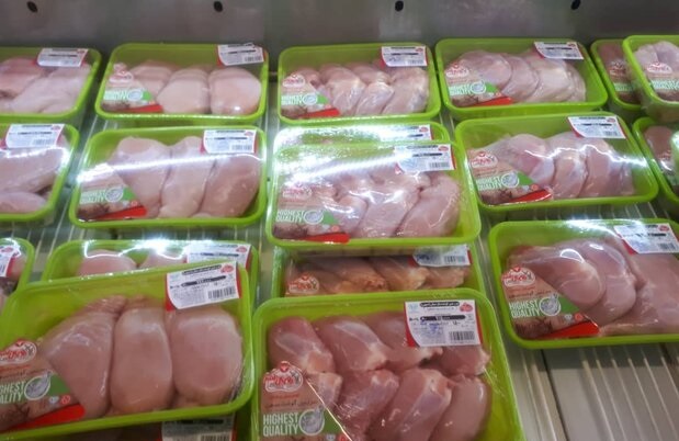 ممنوعیت فروش مرغ تنظیم‌بازاری به قیمت آزاد/ استانها از قطعه‌بندی مرغ جلوگیری کنند