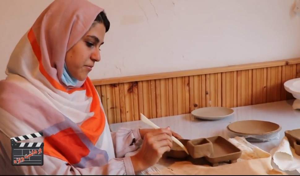 هنرآفرینی دختران فریدونکناری در عرصه صنایع دستی