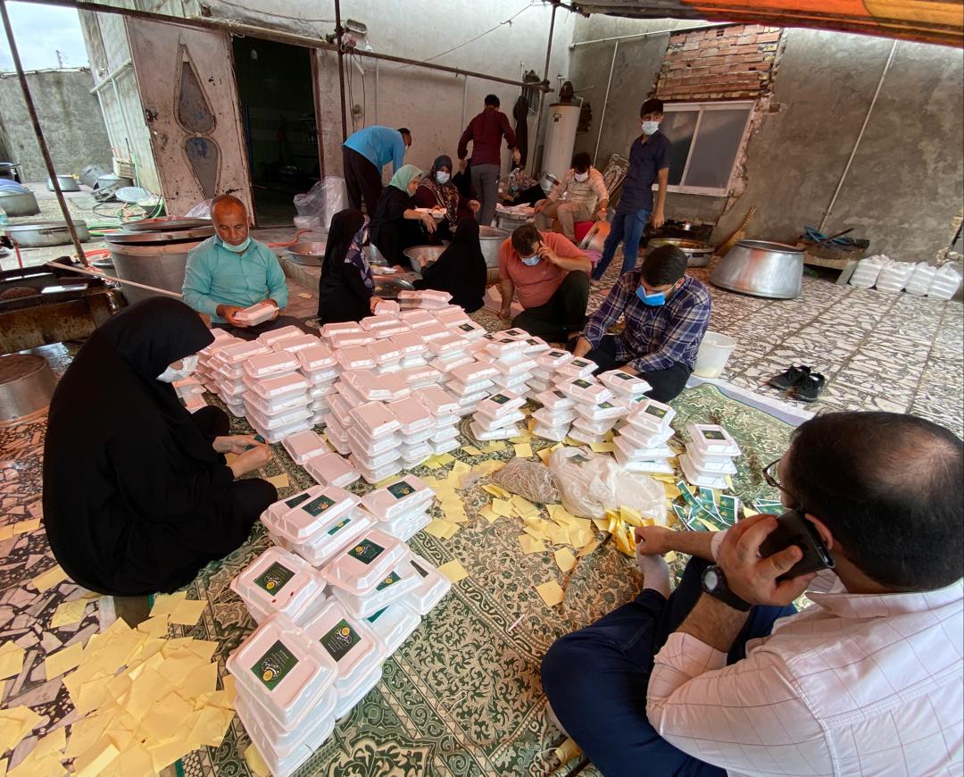 توزیع ۵٠٠٠ پرس غذای گرم توسط موکب مردمی بیعت حسینی مازندران