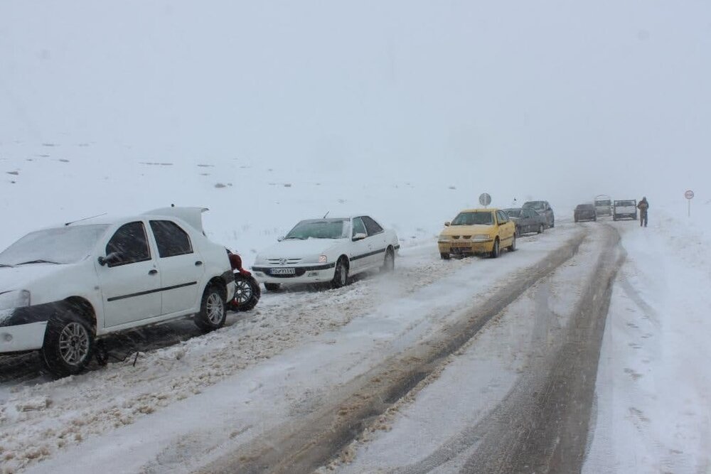 جاده کندوان همچنان مسدود/برف و باران تا پایان هفته مهمان مازندرانی‌هاست