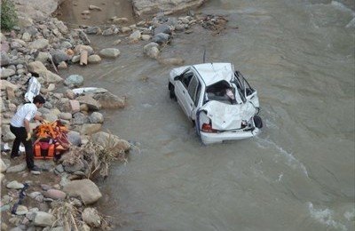 سقوط پراید در رودخانه محور کیاسر با ۲ مفقودی و یک مصدوم
