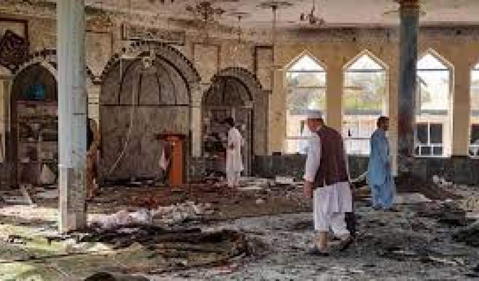 انفجار مهیب در نماز جمعه روز گذشته کابل، تکفیری‌ها صدها نمازگزار شیعه را به خاک و خون کشیدند