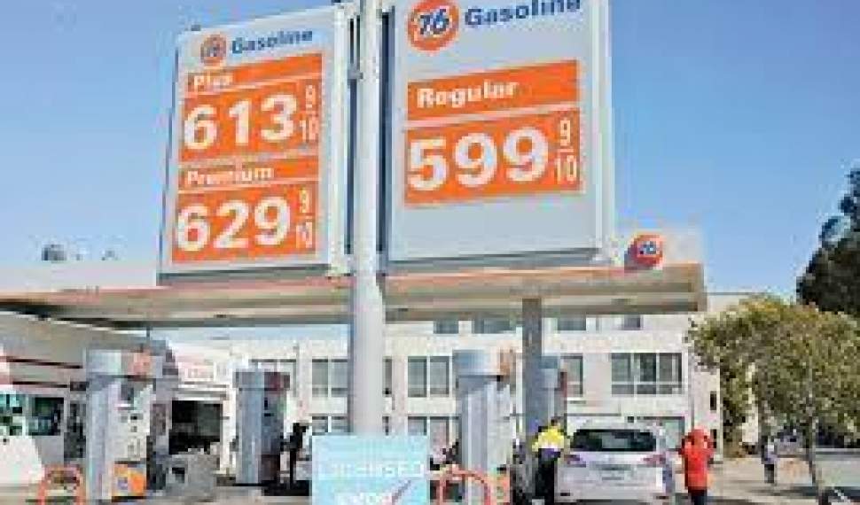 قیمت بنزین در آمریکا در نقطه جوش؛ تورم در انگلیس رکورد ۴۰ ساله را شکست