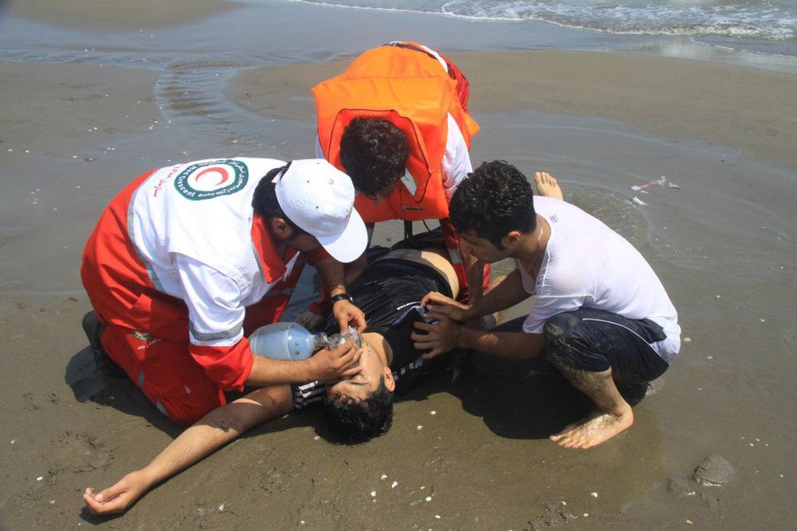 ۱۲۱ نفر از غرق‌شدن در دریای مازندران نجات یافتند