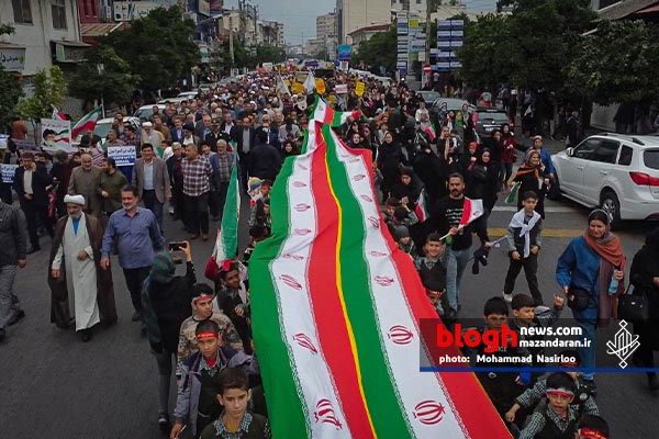 تصاویر/ راهپیمایی یوم الله ۱۳ آبان در تنکابن