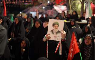 مراسم سوگواری رهبر شهید انقلاب اسلامی  <img src="/images/picture_icon.png" width="11" height="10" border="0" align="top">