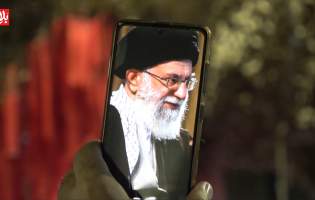 رفتی؛ اما ماندی